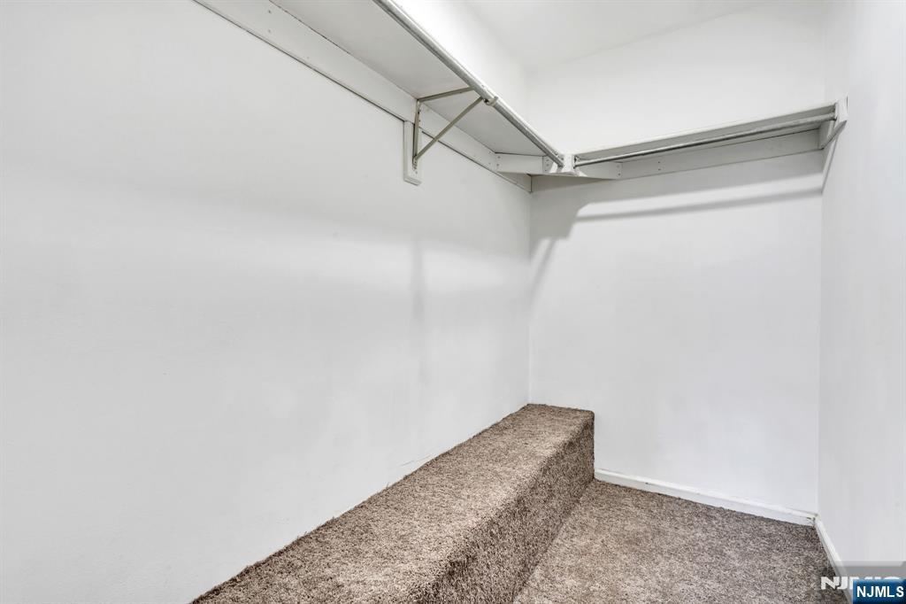 property viewer photo 13