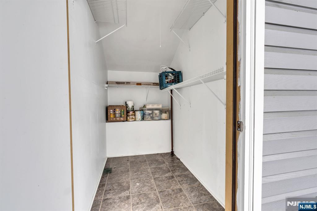 property viewer photo 16