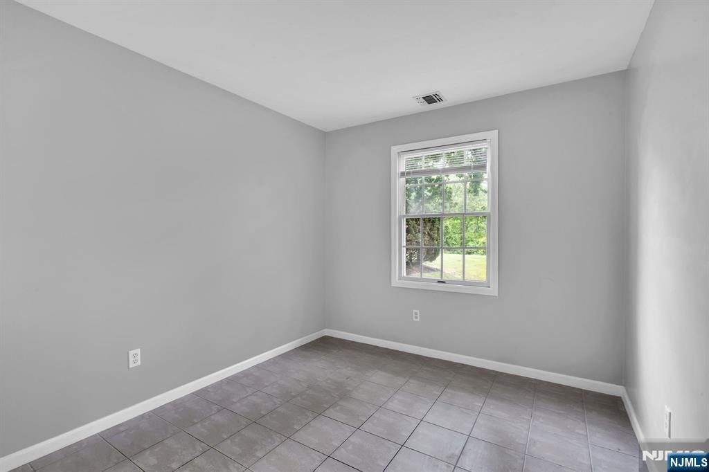 property viewer photo 8