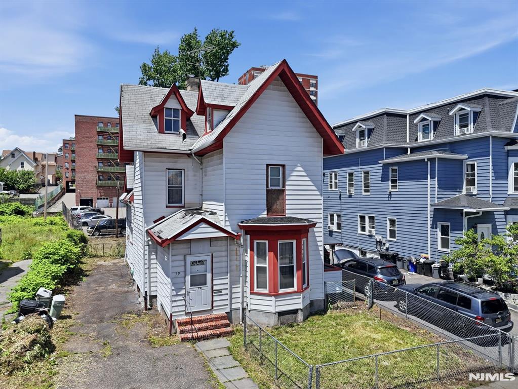 main property photo 12