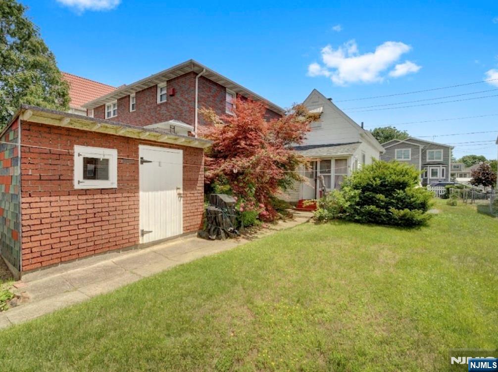main property photo 17