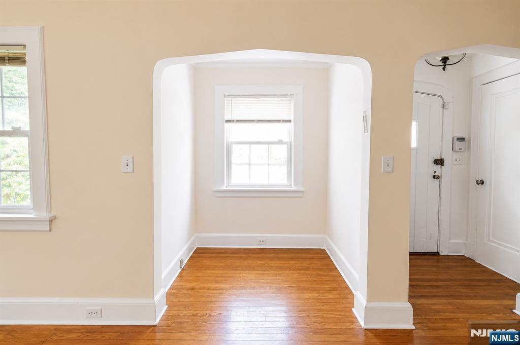 property viewer photo 1