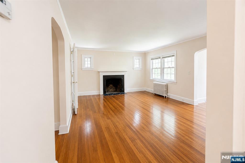 property viewer photo 2