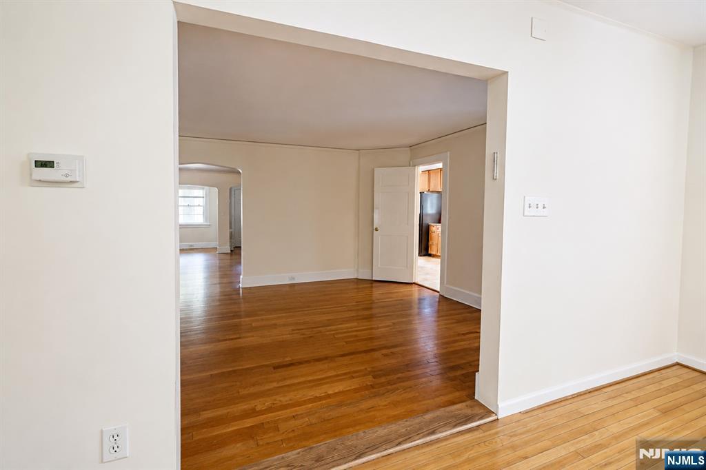 property viewer photo 4