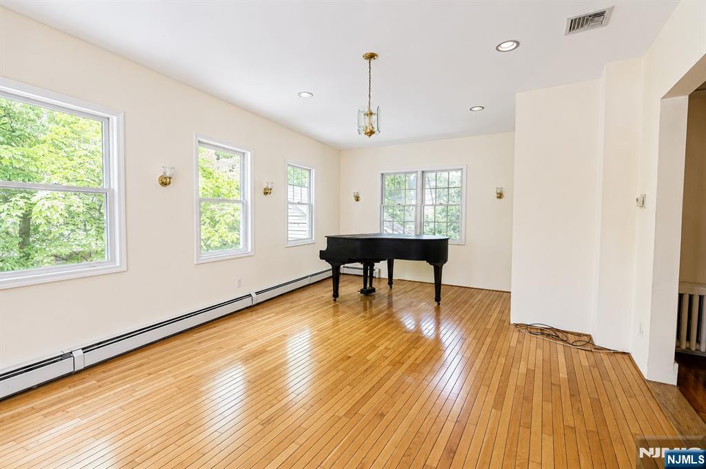 property viewer photo 5