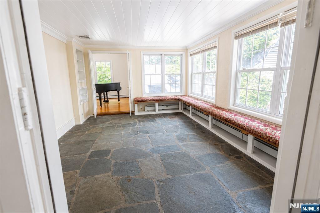 property viewer photo 9
