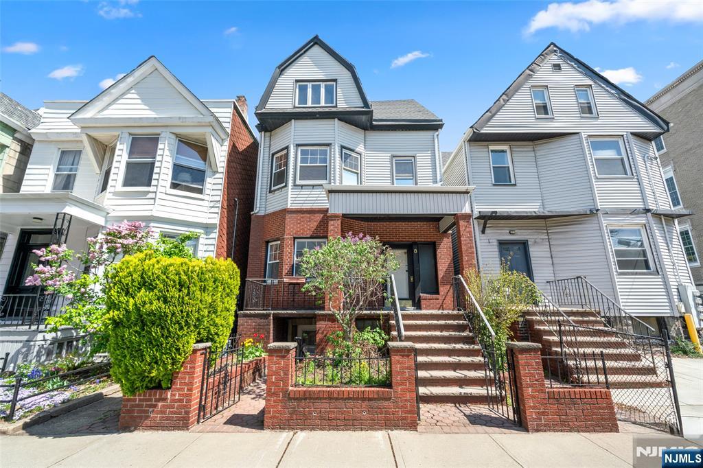 main property photo 12