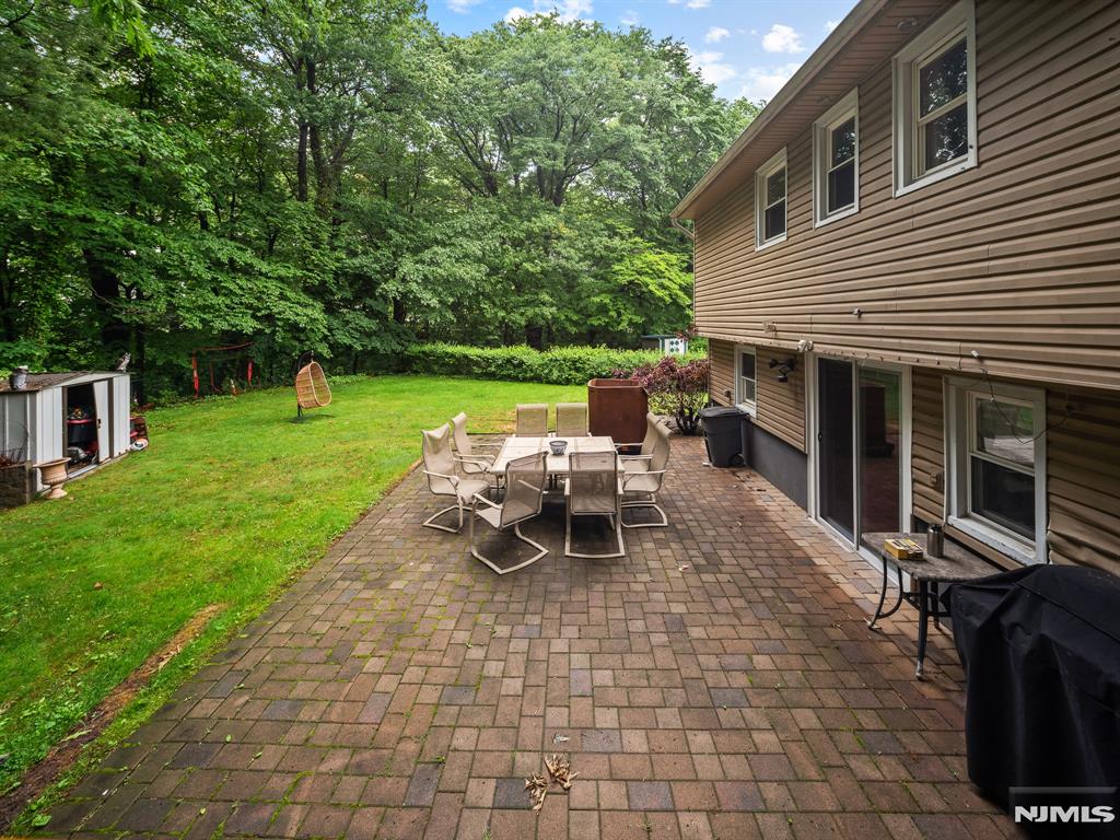 main property photo 40