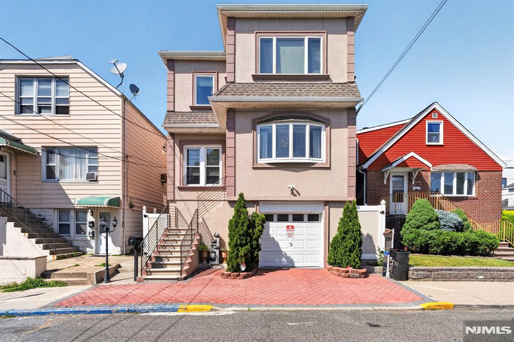 main property photo 44