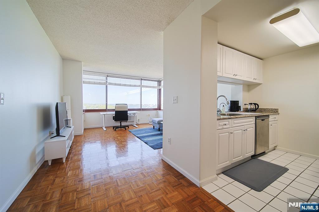 property viewer photo 1