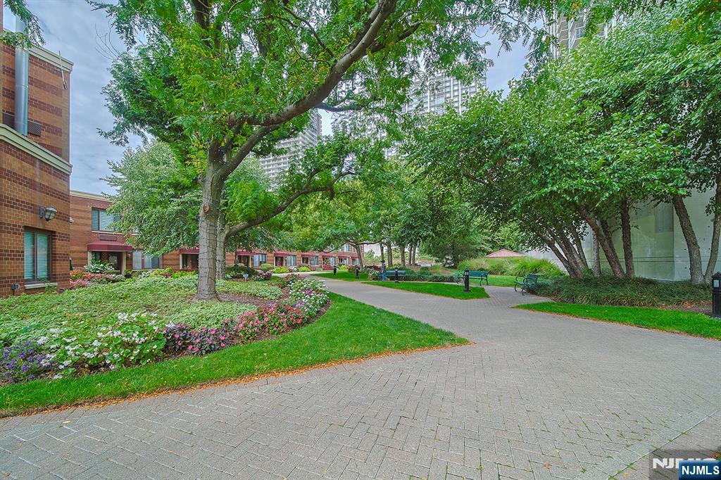 property viewer photo 14