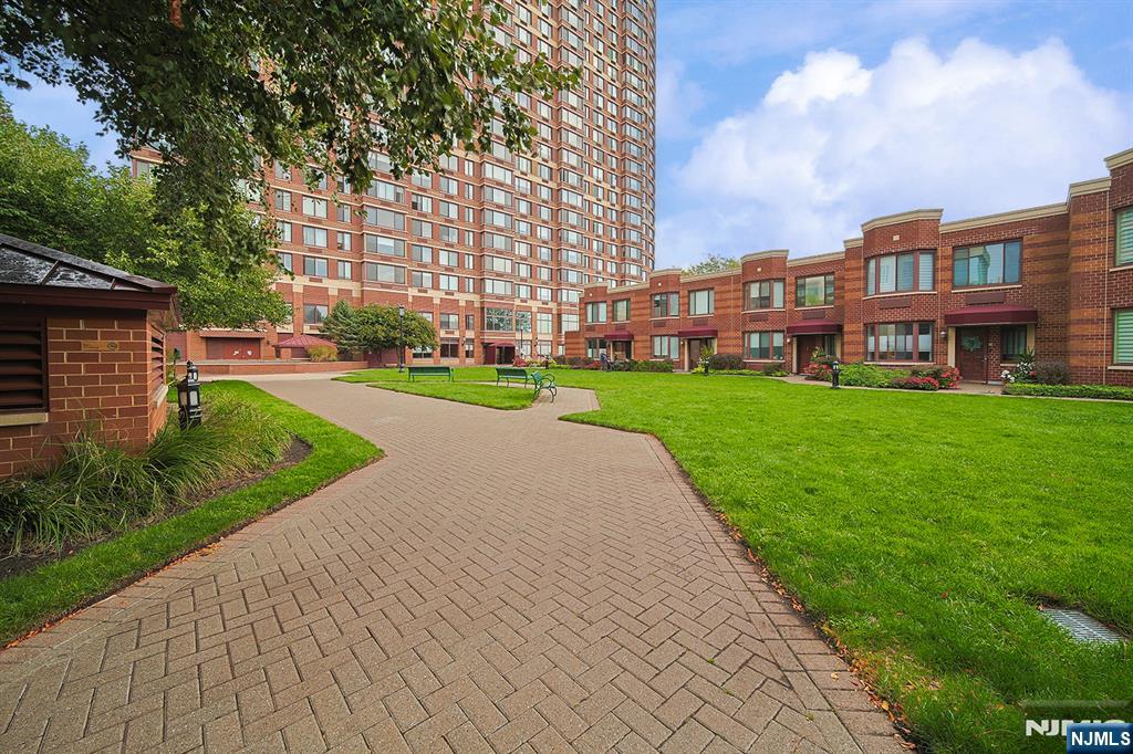 property viewer photo 15