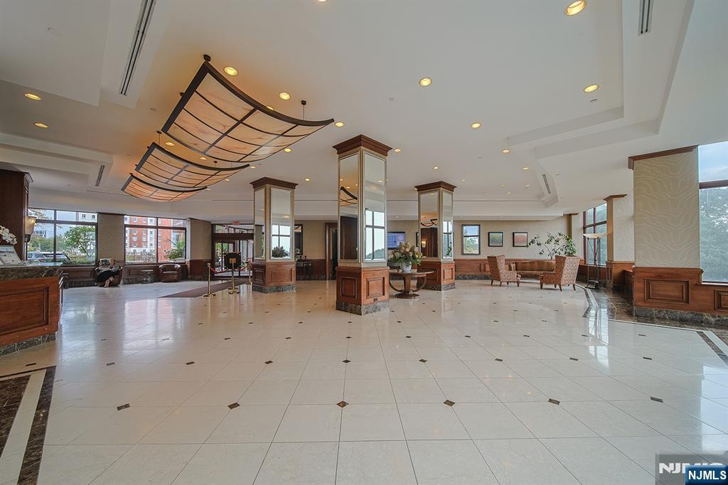 property viewer photo 16