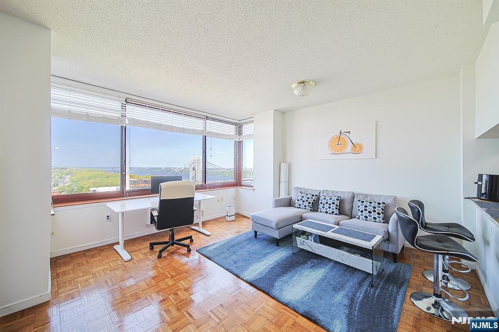 property viewer photo 2