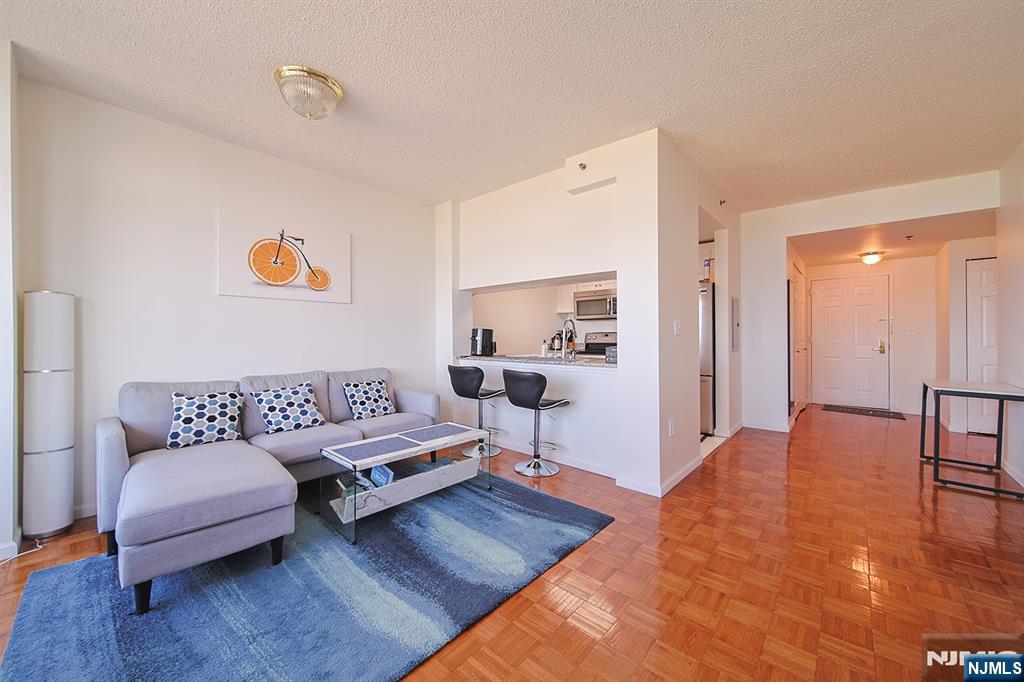 property viewer photo 3