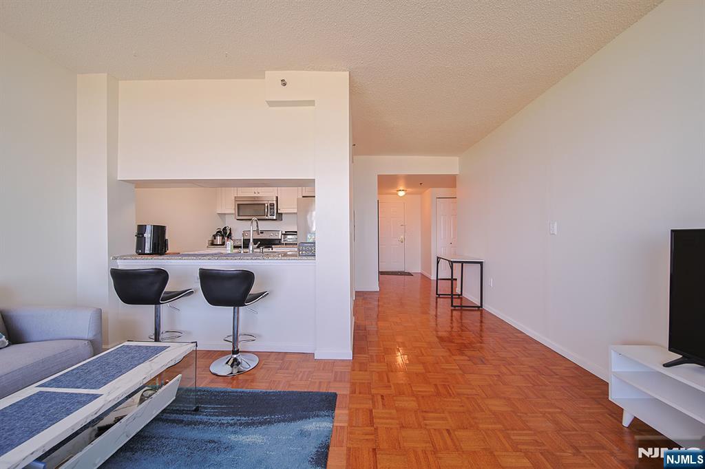 property viewer photo 4