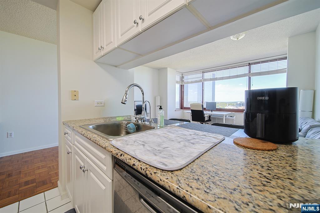 property viewer photo 5