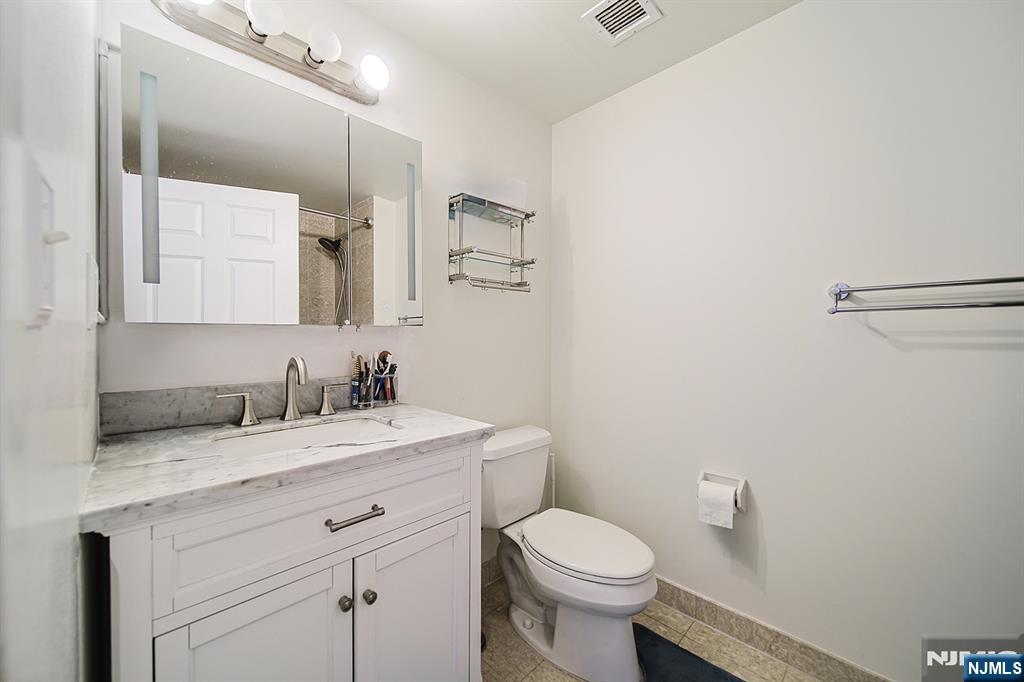 property viewer photo 9