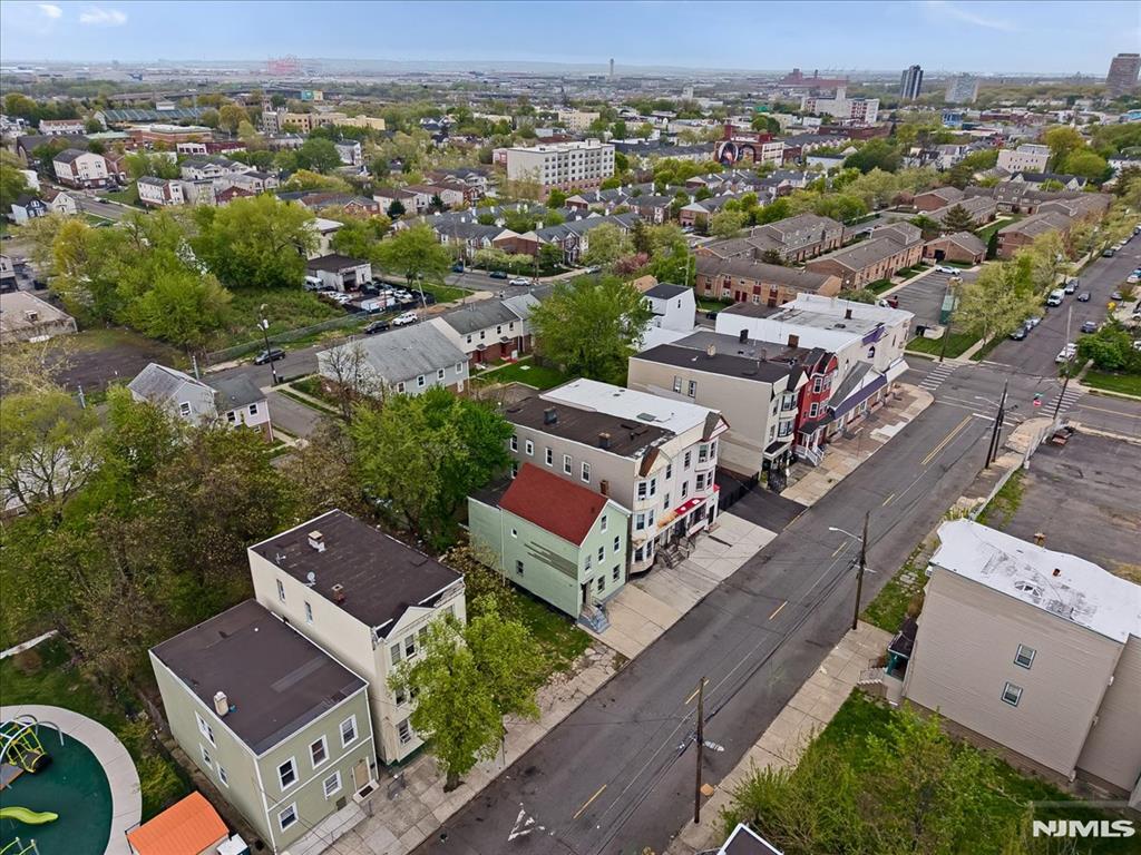 main property photo 19