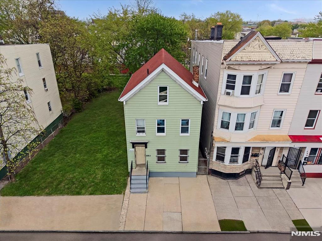 main property photo 24