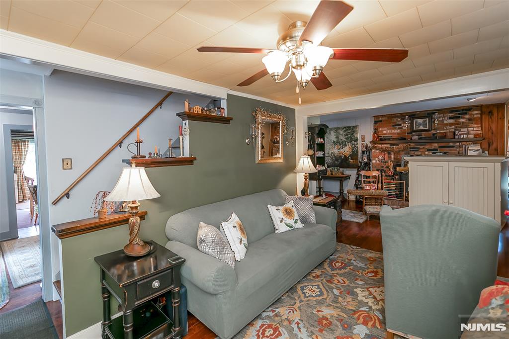 main property photo 10