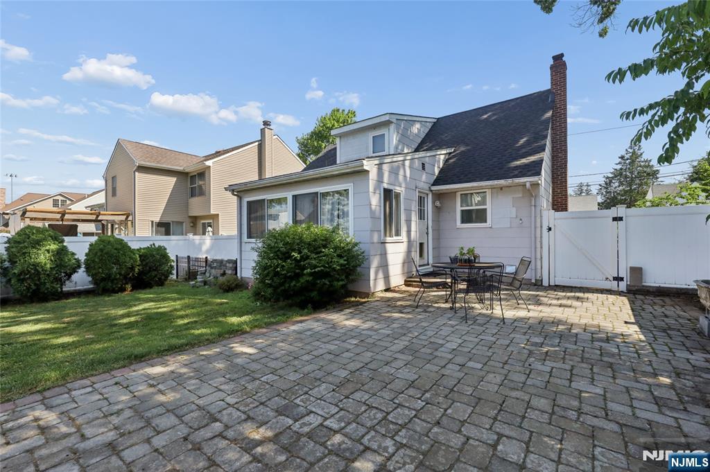 main property photo 22