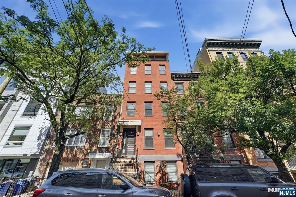 main property photo 25