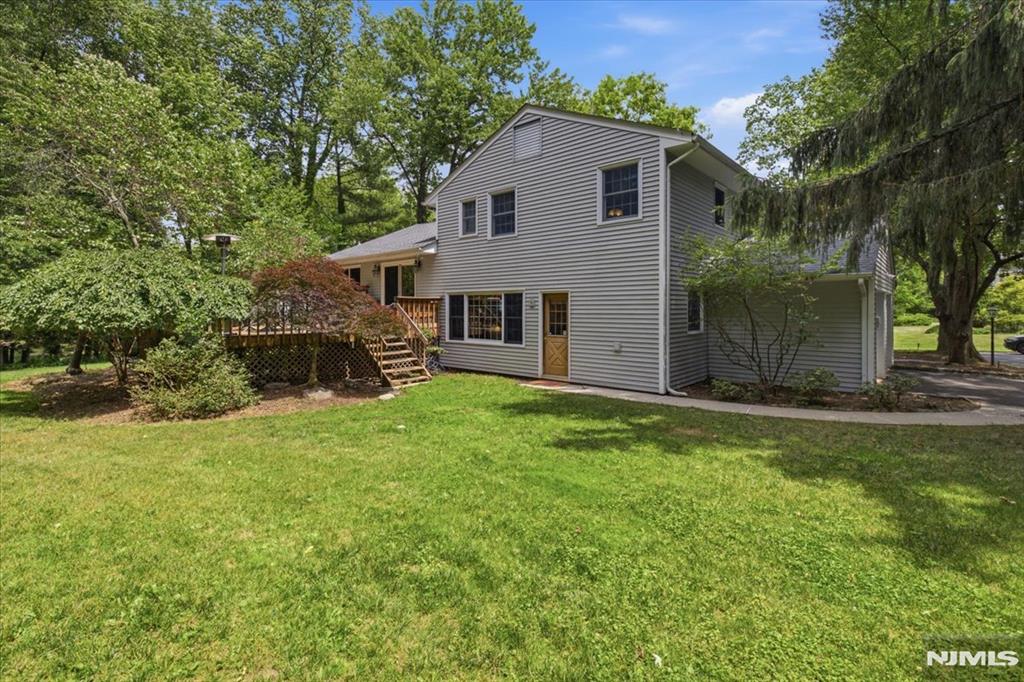 main property photo 28