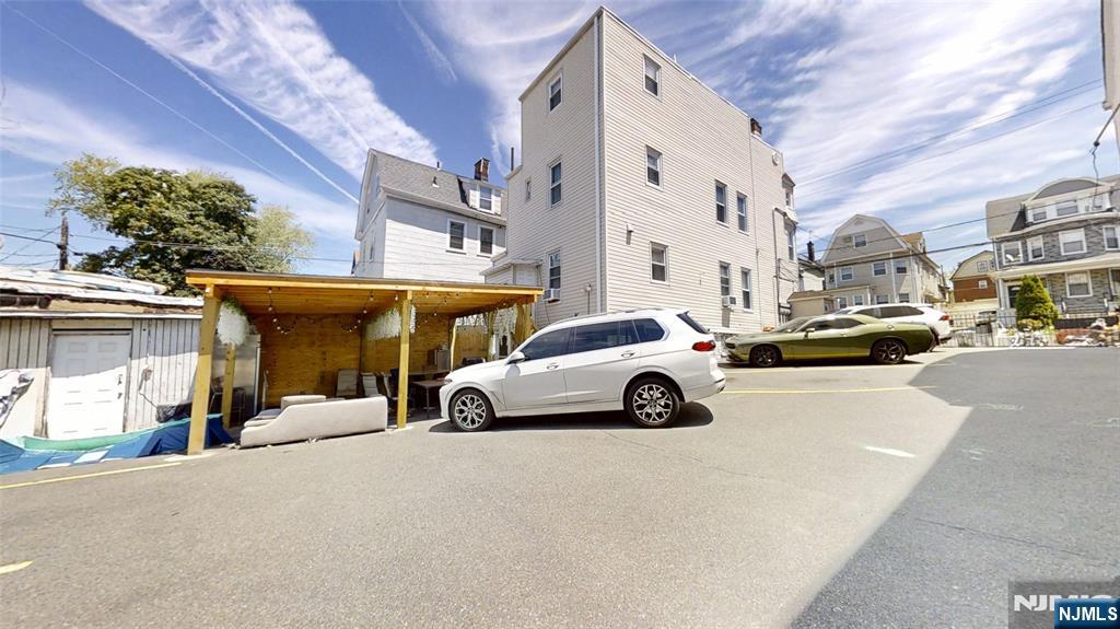 main property photo 31