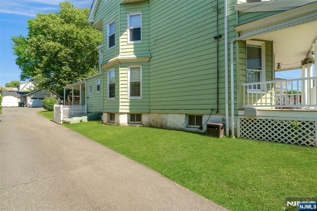 main property photo 33