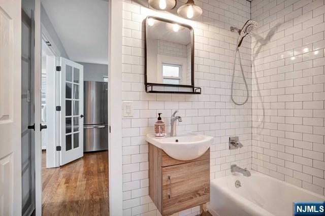 property viewer photo 12