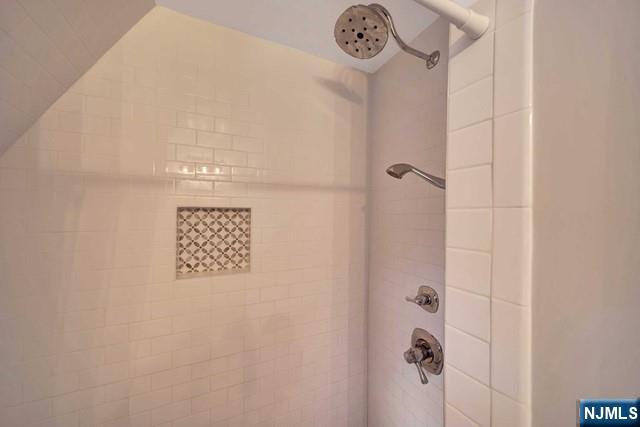 property viewer photo 17