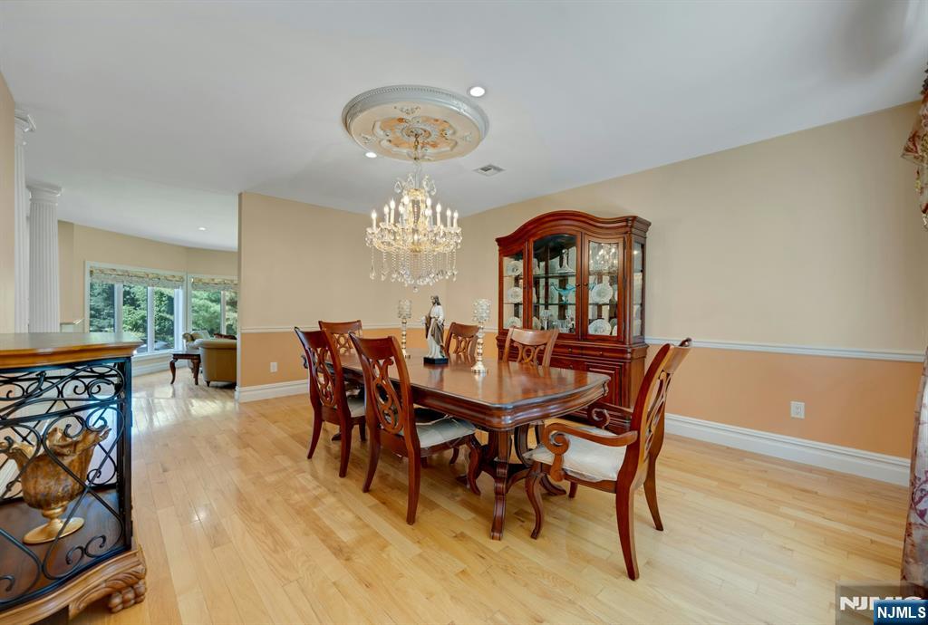 property viewer photo 10