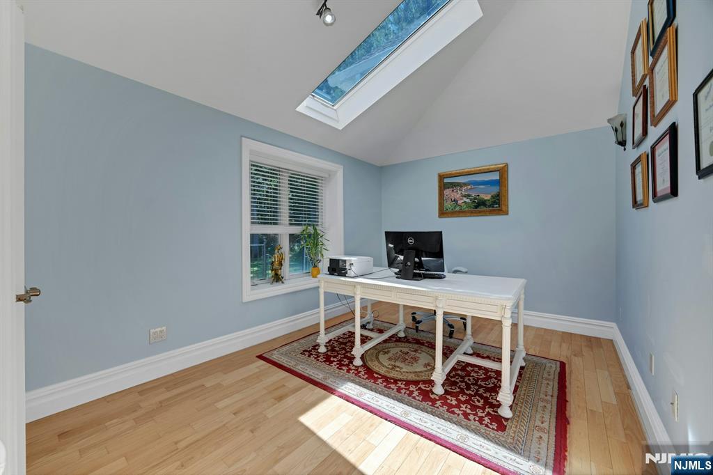 property viewer photo 20