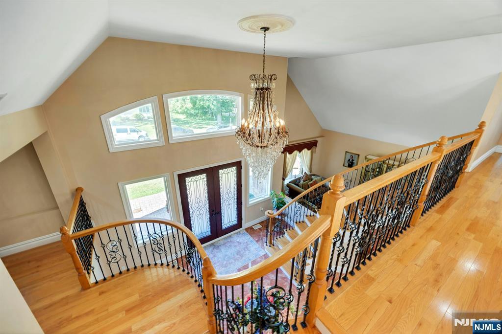 property viewer photo 23