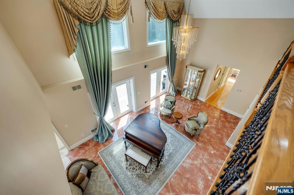 property viewer photo 24