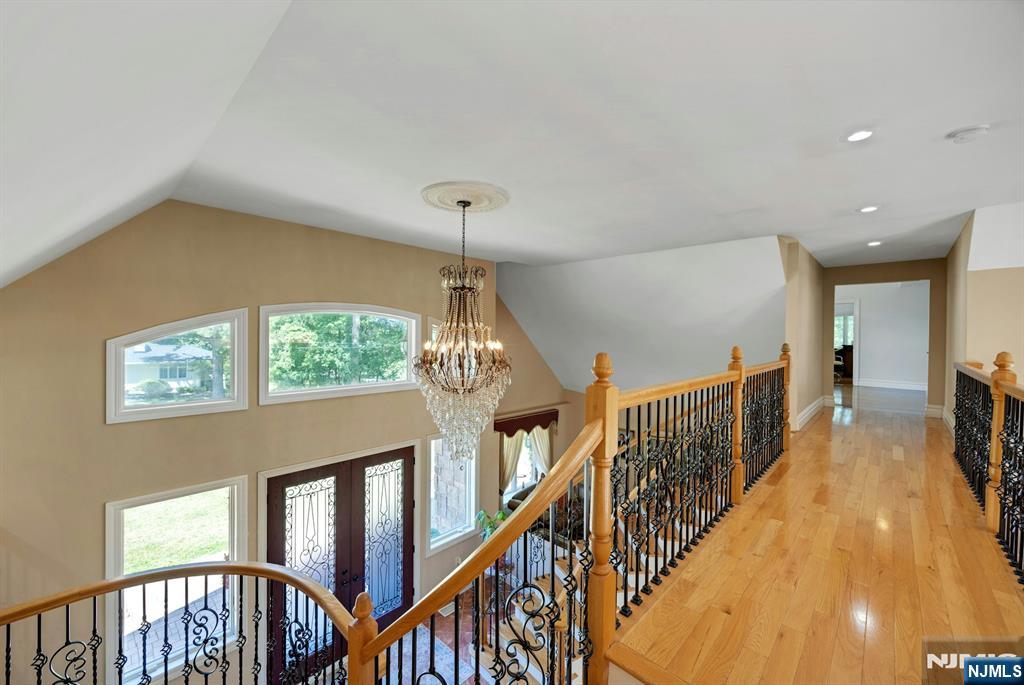 property viewer photo 25