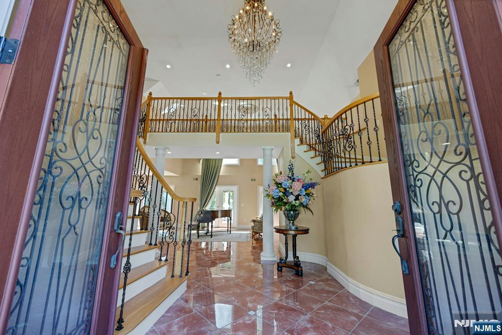 property viewer photo 3