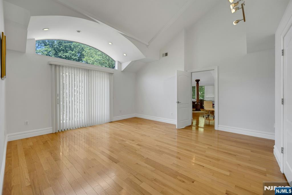 property viewer photo 33