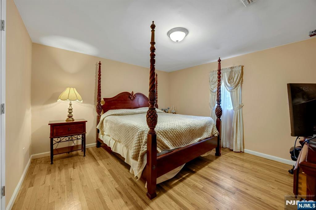 property viewer photo 38