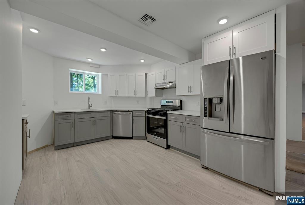 property viewer photo 40