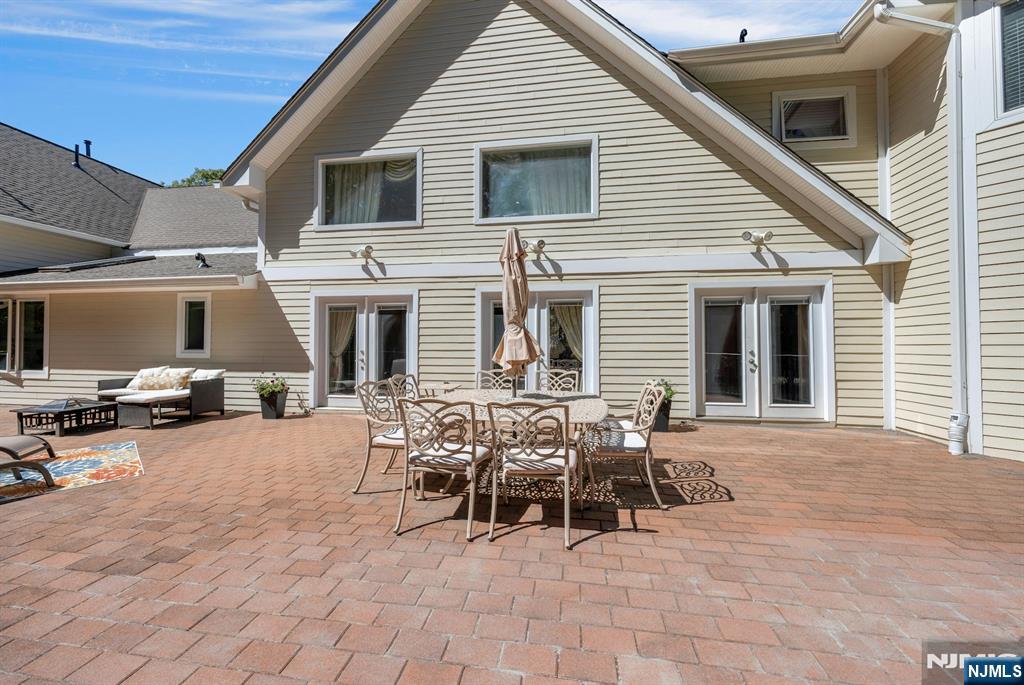 property viewer photo 42
