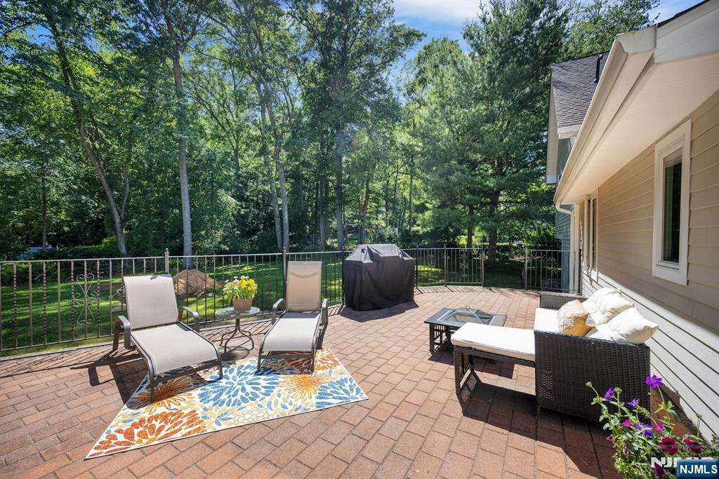 property viewer photo 43