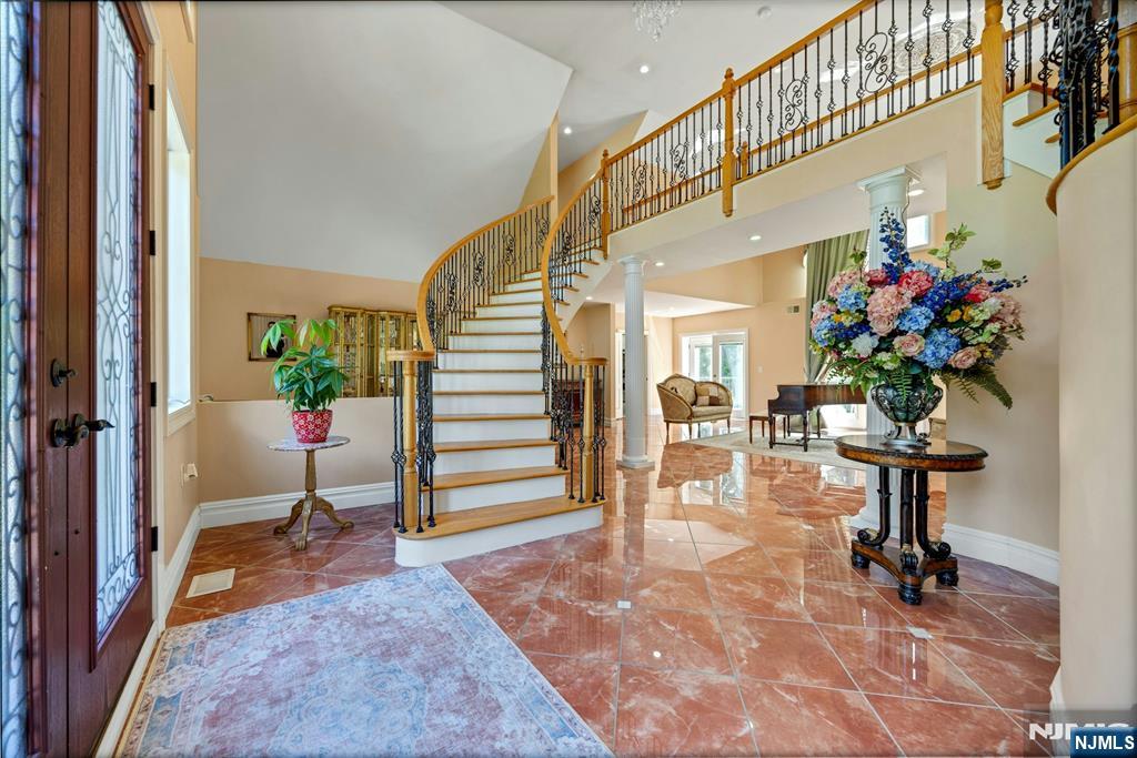 property viewer photo 5