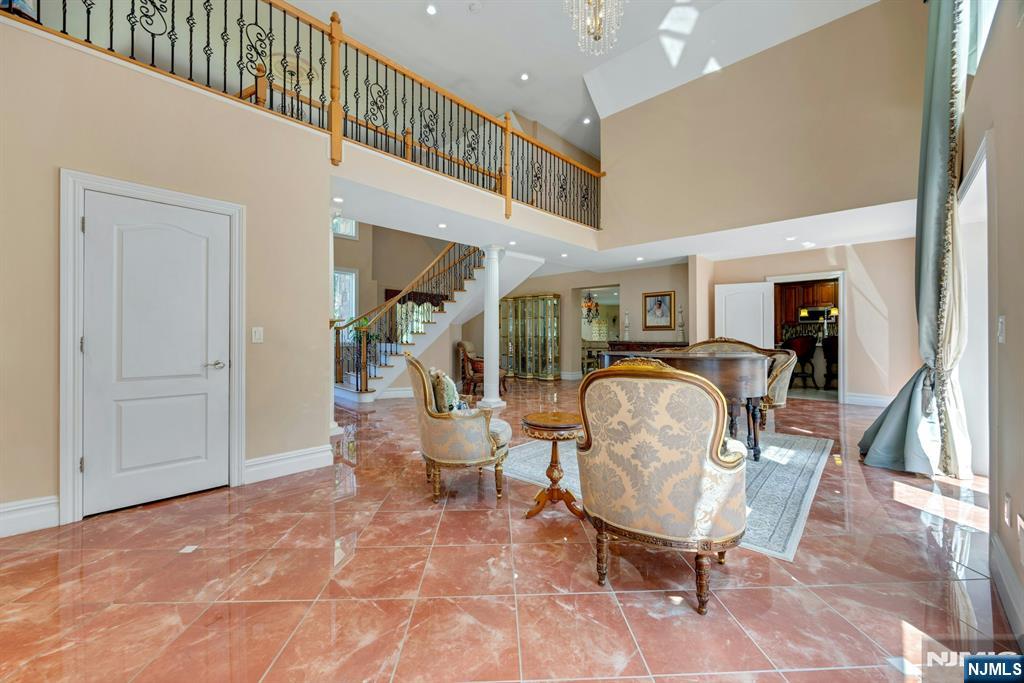 property viewer photo 8