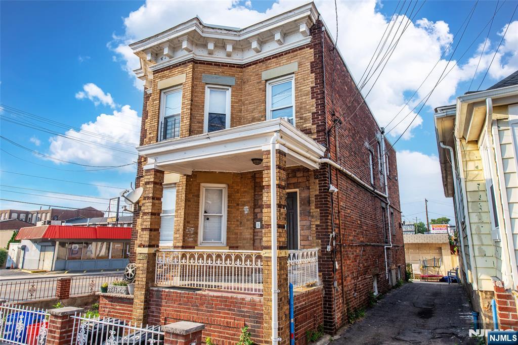 main property photo 24