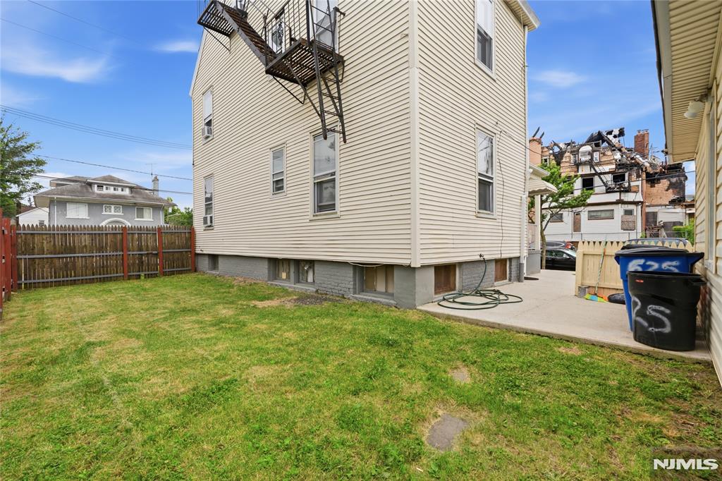main property photo 19