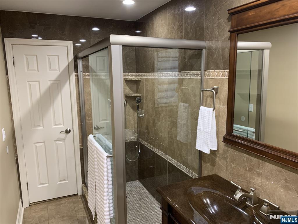 property viewer photo 15