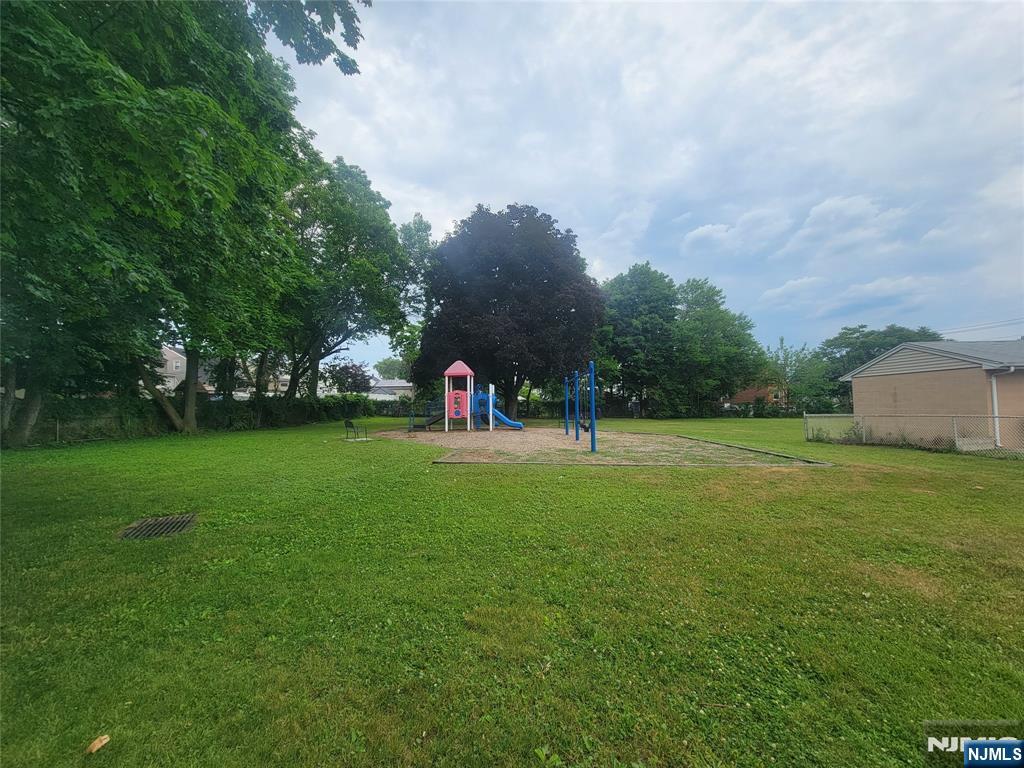 property viewer photo 18