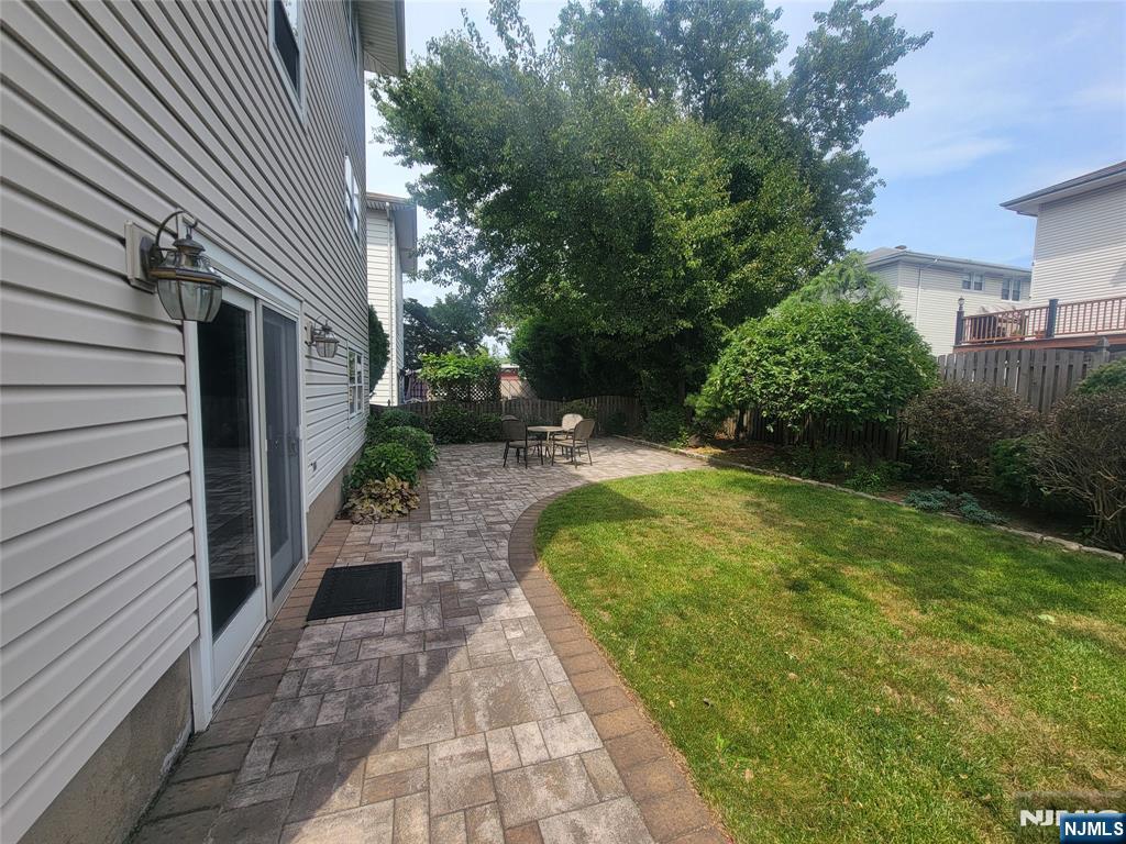 property viewer photo 5